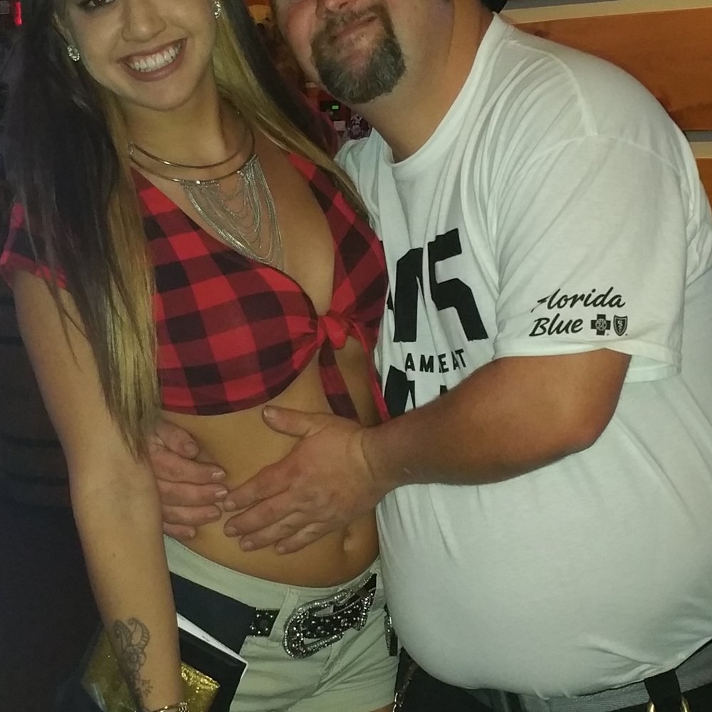Twin Peaks - Matt with a cutie - Sports Bars Near Me - Davie, Florida Twin Peaks - Matt with a cutie - Sports Bars Near Me - Davie, Florida