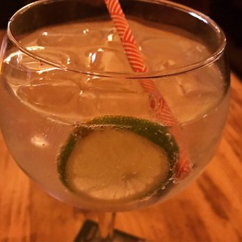 57 The Headline - Gin & tonic - Pubs Near Me - Dublin, D