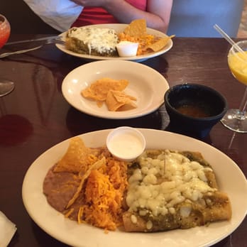 Restaurante El Sol - Enchiladas verdes and mango and strawberry margaritas! - Mexican Near Me - Woodstock, Illinois