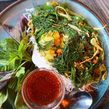 Reckless Noodle House - Cha Ca La Vong- Iron Skillet Turmeric Rockfish - Bars Near Me - Seattle, Washington