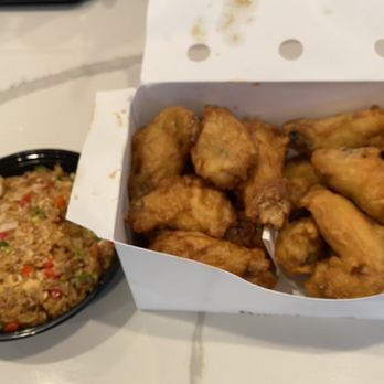 Bonchon Gaithersburg - Fried rice half no sauce wings and half ginger soy - Korean Near Me - Gaithersburg, Maryland