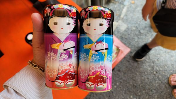 Senbon Torii (Thousand Torii Gates) by null