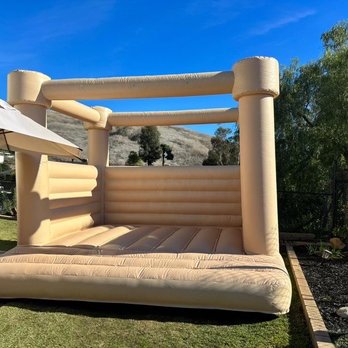 Party Rentals & Co. - Very clean, bounce House is almost looks very new - Party & Event Planning Near Me - Pico Rivera, California