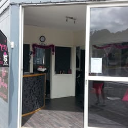 Mirrors Hair Boutique - Front entrance.