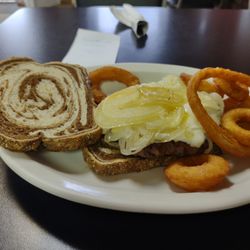 The Windy Mill - Patty Melt with onion rings