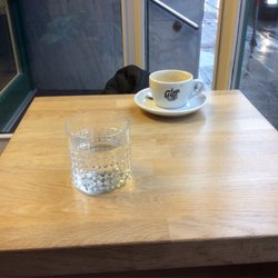 Gill's Coffee - H2O samozřejmost Capuccino 46,-
