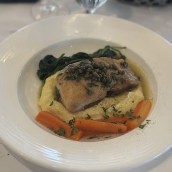 Sunflower Cafe & Bakery - Striped bass - Cafes Near Me - Bayport, New York