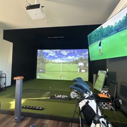 Golfjoy Limited - Golf simulator screen