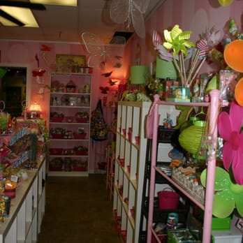 Candyology - the inside of a candy shop - Candy Stores Near Me - Lititz, Pennsylvania