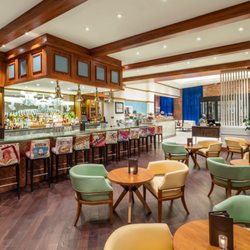 JWB Prime Steak and Seafood - JWB Prime Steak & Seafood - front-of-restaurant bar and seating area