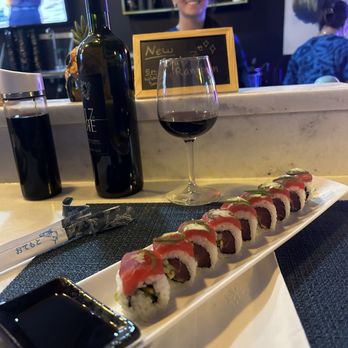 BluWave Sushi - Chef's Special roll - Sushi Bars Near Me - Tampa, Florida