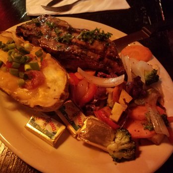 La Kiva Restaurant & Bar - steak, veggies and potato - Bars Near Me - Terlingua, Texas La Kiva Restaurant & Bar - steak, veggies and potato - Bars Near Me - Terlingua, Texas