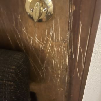 Inn At Silvercreek - Scratches on door - Hotels Near Me - Granby, Colorado Inn At Silvercreek - Scratches on door - Hotels Near Me - Granby, Colorado