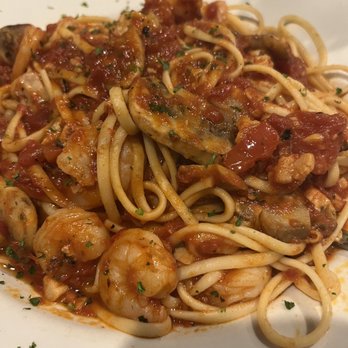 Gian-Tony's On The Hill - Linguine con Pesce - Italian Near Me - Saint Louis, Missouri Gian-Tony's On The Hill - Linguine con Pesce - Italian Near Me - Saint Louis, Missouri