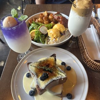 Four Chairs - K-bomb chicken benny, Creme Brûlée French toast, Butterfly Lychee, Dalgona Coffee - Breakfast & Brunch Near Me - San Francisco, California