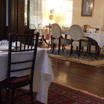 The Mark Addy - Intimate setting of Fountain Room dining area - Hotels Near Me - Nellysford, Virginia The Mark Addy - Intimate setting of Fountain Room dining area - Hotels Near Me - Nellysford, Virginia