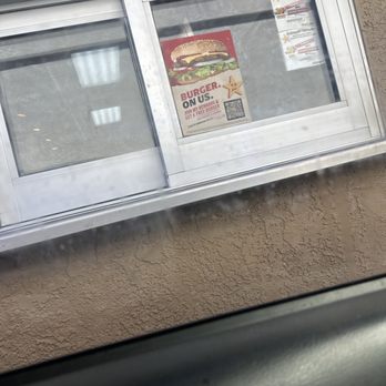 Carl's Jr - Fast Food Near Me - Hesperia, California