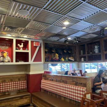 Frizzle Chicken Cafe - Breakfast & Brunch Near Me - Pigeon Forge, Tennessee