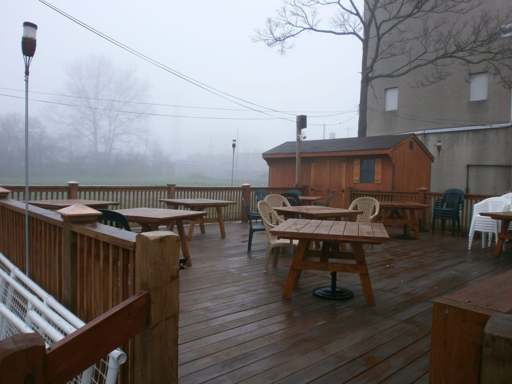 Lefty's Irish Pub and Restaurant Image