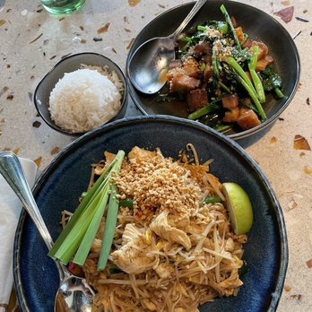 Southeast Impression - Pad Thai and Chinese broccoli with pork belly - Thai Near Me - Fairfax, Virginia Southeast Impression - Pad Thai and Chinese broccoli with pork belly - Thai Near Me - Fairfax, Virginia
