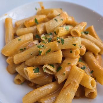 Il Fornaio - Rigatoni a la Vodka w/bacon ($23) - Absolutely perfect - Italian Near Me - Del Mar, California