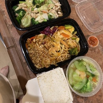 Thai Pan Cuisine - Garlic chicken dish, veggie pad Thai and shrimp wonton soup - Thai Near Me - Encinitas, California Thai Pan Cuisine - Garlic chicken dish, veggie pad Thai and shrimp wonton soup - Thai Near Me - Encinitas, California