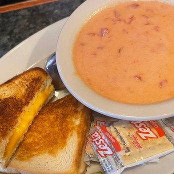 Sparky's Garage II - The very tasty grilled cheese and tomato soup - American Near Me - Butte, Montana Sparky's Garage II - The very tasty grilled cheese and tomato soup - American Near Me - Butte, Montana