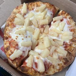 Mio Pizza Shop - 6" pineapple pizza