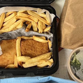 Silver Moon 1 - Fried cod and fries - American Near Me - Baltimore, Maryland