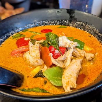 Khao Kang Thai Kitchen - Pineapple Curry with chicken - Thai Near Me - Mountain View, California
