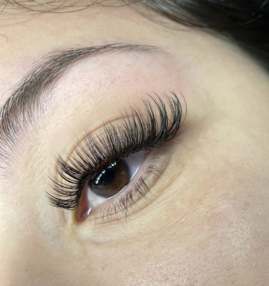 Great Lakes Lashes Logo