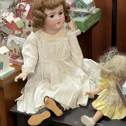 Avenue Antiques
