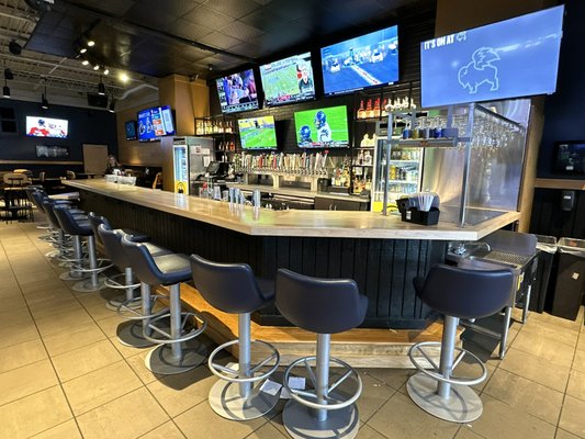 Buffalo Wild Wings by null
