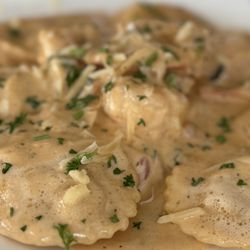 Pomodoro Pizza Pasta - Lobster Ravioli