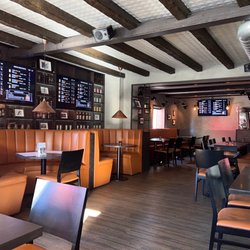 Meeat Gastropub - Quiet holiday