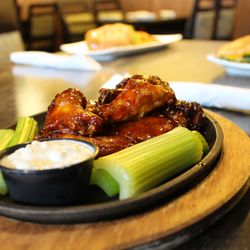 Drakes Fine Food & Spirits - Drakes Traditional Wings