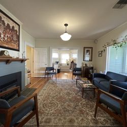 Eugene Family Medicine - Gulrukh Rizvi, MD - Waiting room.