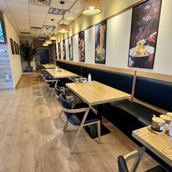Olivia's Noodle House - Seating