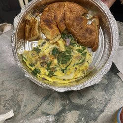 Bon Appetit Cafe - Spinach, mushroom, onion with Swiss cheese omelette!!!!