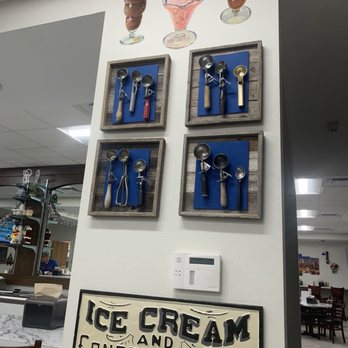 Old School Ice Cream - Decor - Ice Cream & Frozen Yogurt Near Me - Belleview, Florida