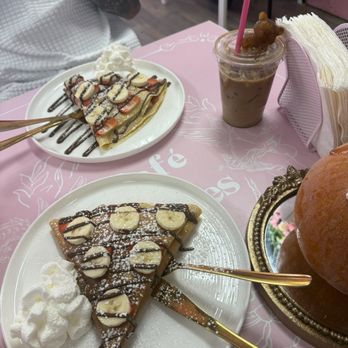 Cafe De Flores - Comida - Desserts Near Me - Las Vegas, Nevada Cafe De Flores - Comida - Desserts Near Me - Las Vegas, Nevada
