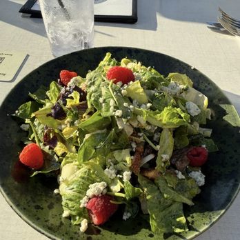Redondo Beach Brewing - Raspberry Salad - American Near Me - Redondo Beach, California Redondo Beach Brewing - Raspberry Salad - American Near Me - Redondo Beach, California