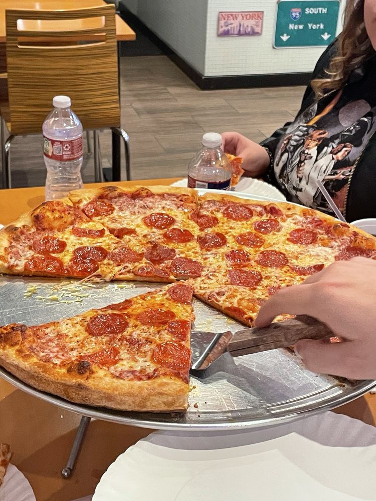 NEW YORK GRAND PIZZA - Updated May 2025 - 15 Photos - 9635 N Sam ...