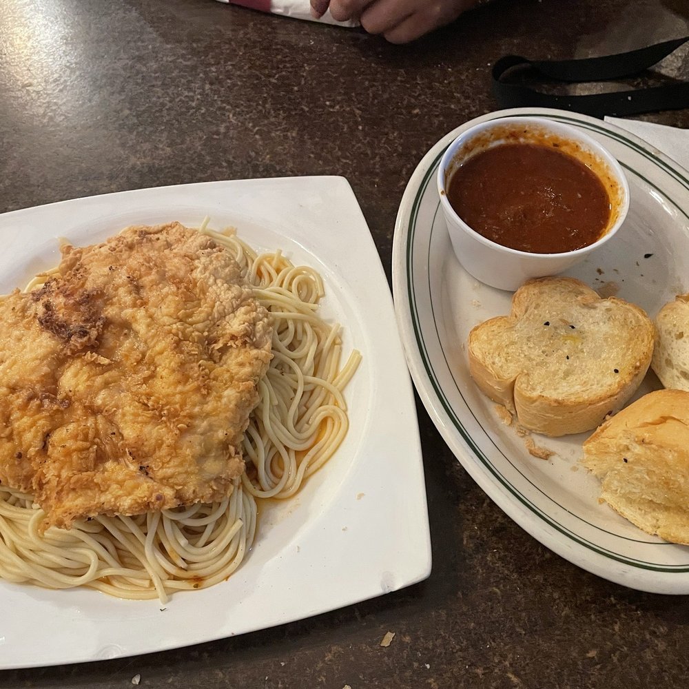 Bari - Chicken parm and garlic bread - Pizza Near Me - San Juan, Puerto Rico Bari - Chicken parm and garlic bread - Pizza Near Me - San Juan, Puerto Rico