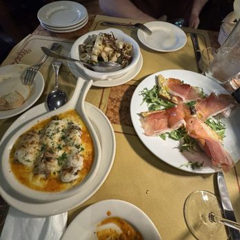 Maccheroni Republic - Italian Near Me - Los Angeles, California