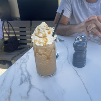 Willow & Whisk - Frozen Caramel latte - Breakfast & Brunch Near Me - Millburn, New Jersey