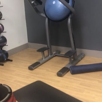DoubleTree by Hilton Toronto Airport - Bosu Ab Leg Raise - Hotels Near Me - Toronto, Ontario DoubleTree by Hilton Toronto Airport - Bosu Ab Leg Raise - Hotels Near Me - Toronto, Ontario
