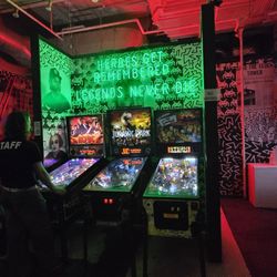 Up-Down - Pinball machines galore
