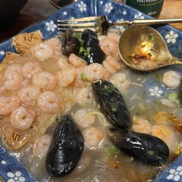 Crispy "seafood" noodles
