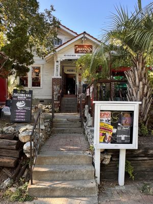 Tweedy's Bar by null